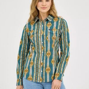 Wrangler Women's Checotah Classic Western Snap Shirt